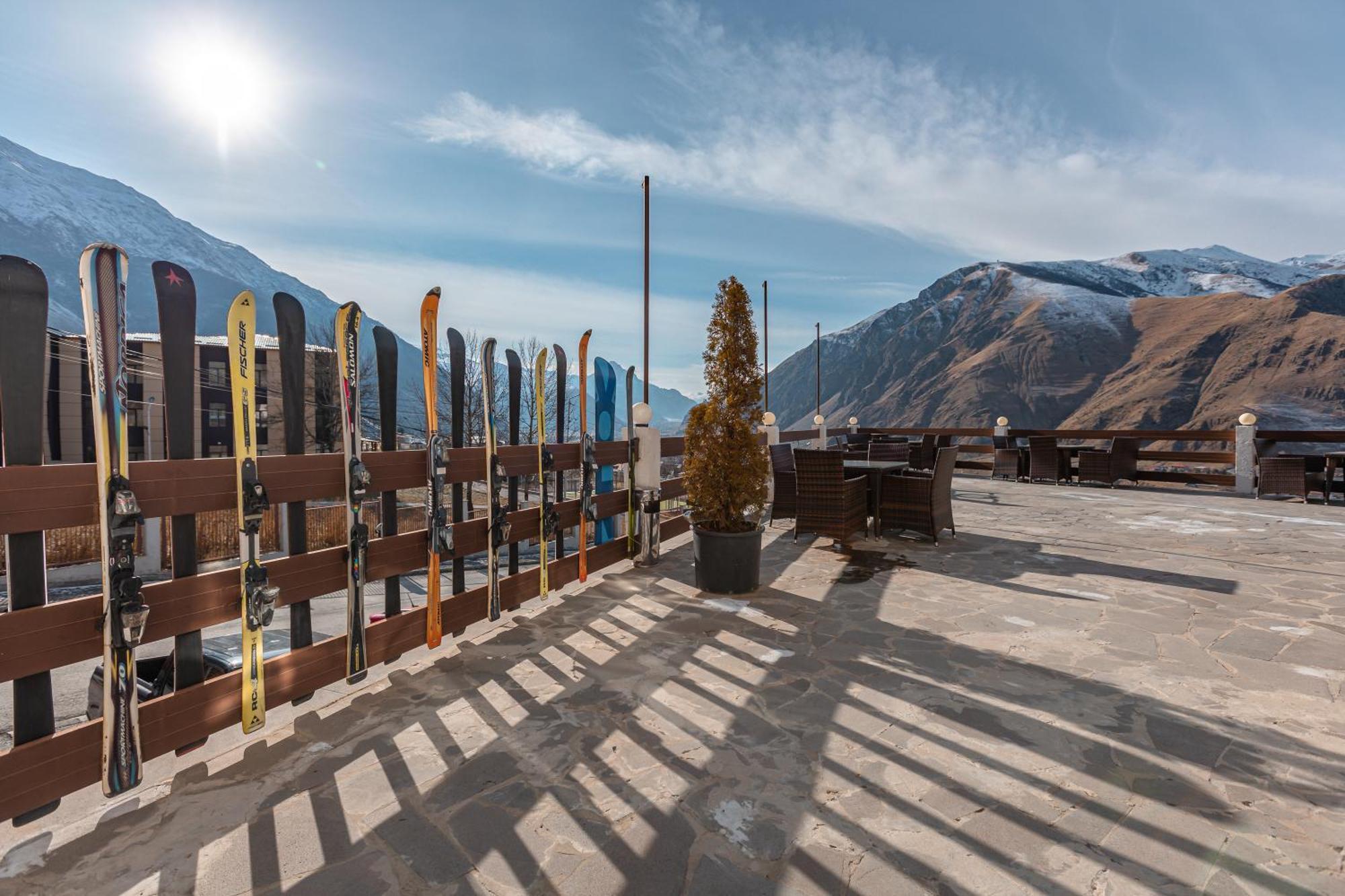 Alpine Lounge Boutique Hotel Казбеги Экстерьер фото