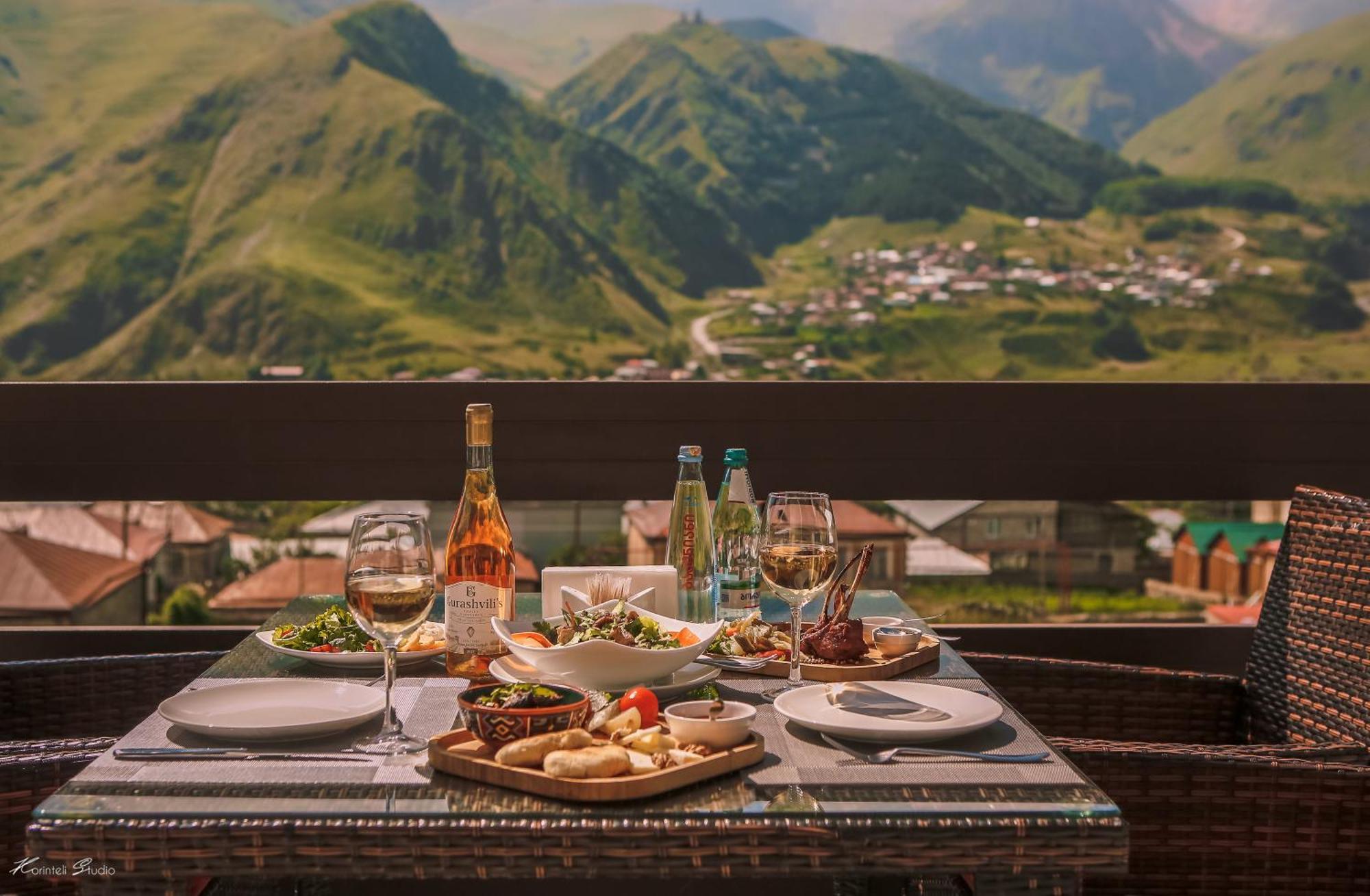 Alpine Lounge Boutique Hotel Казбеги Экстерьер фото