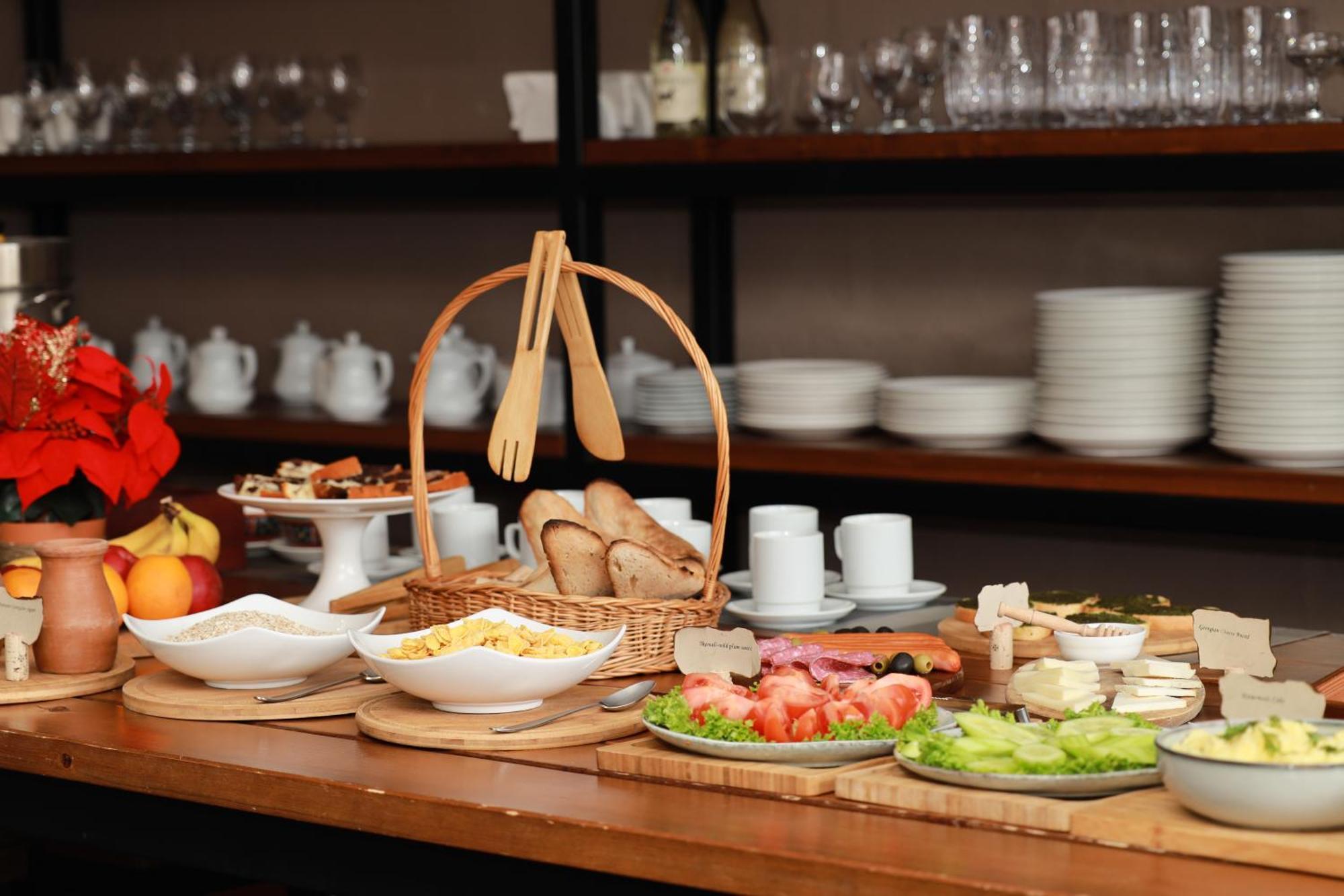 Alpine Lounge Boutique Hotel Казбеги Экстерьер фото